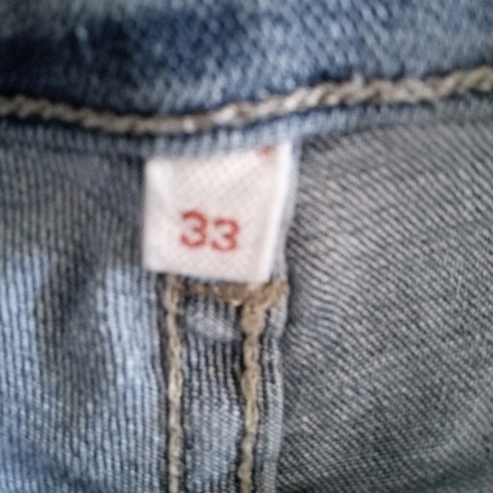 Levi's - Picture 2 of 5
